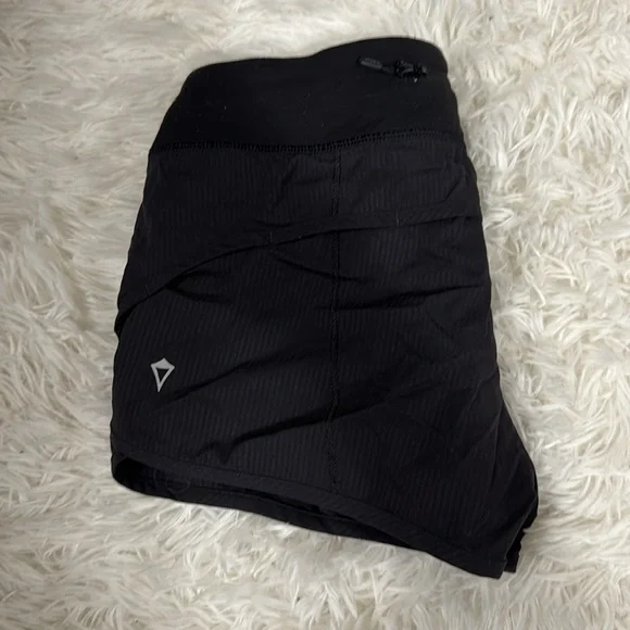 Ivivva shorts - Picture 2 of 3